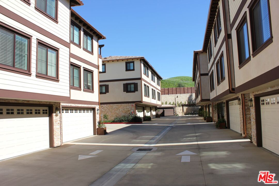 5250 Chesebro Road Agoura Hills, CA 91301 - Photo 5 of 5