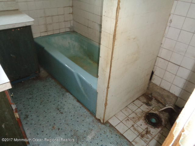 99 Pond Road Freehold, NJ 07728 - Photo 13 of 17 DSC04981