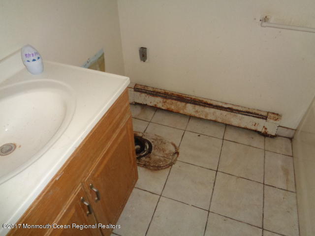 99 Pond Road Freehold, NJ 07728 - Photo 8 of 17 DSC04987