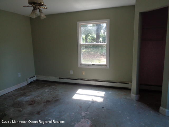 99 Pond Road Freehold, NJ 07728 - Photo 9 of 17 DSC04994