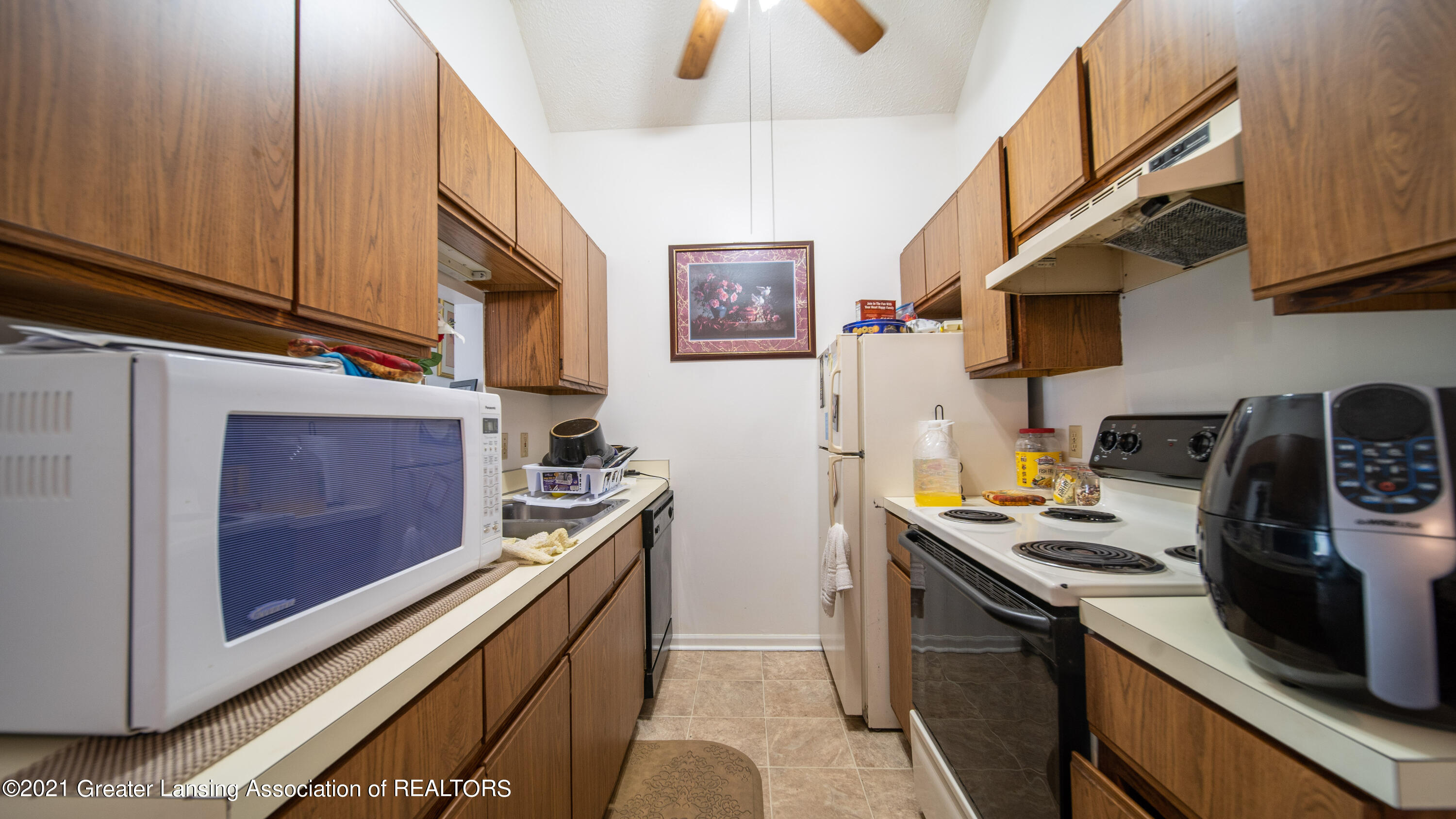 5810 Wise Road Lansing, MI 48911 - Photo 13 of 20 5812 Wise Rd. (3)