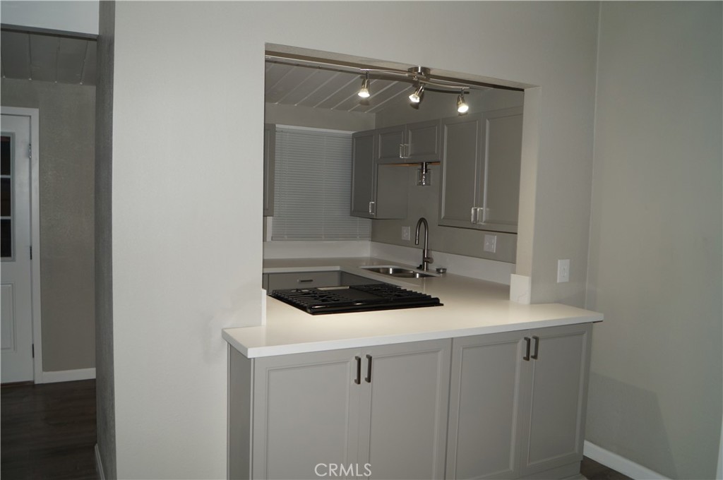 855 West B Street Colton, CA 92324 - Photo 4 of 8