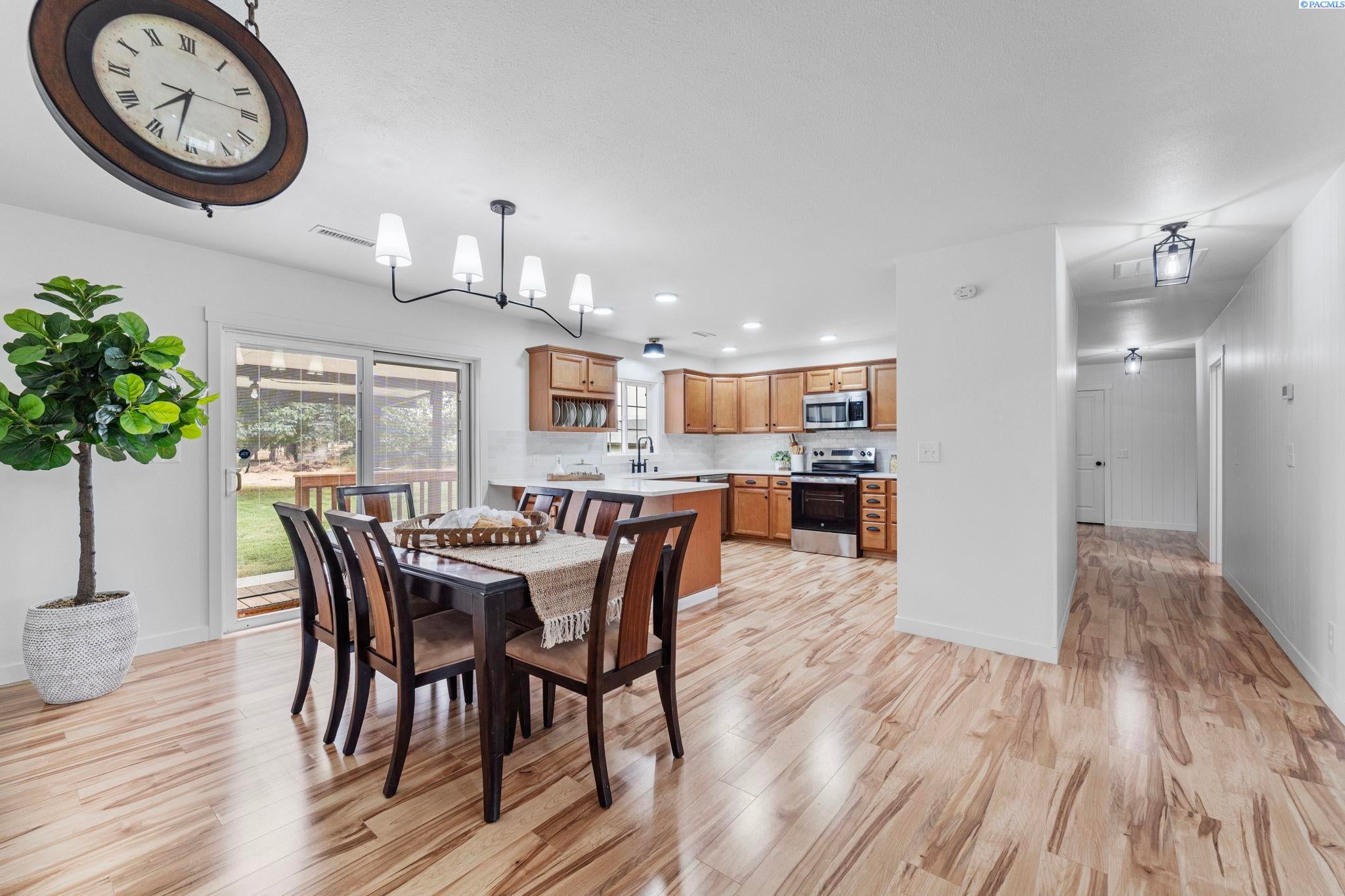 228105 East Game Farm Road Kennewick, WA 99337 - Photo 7 of 29 Gallery Image 7