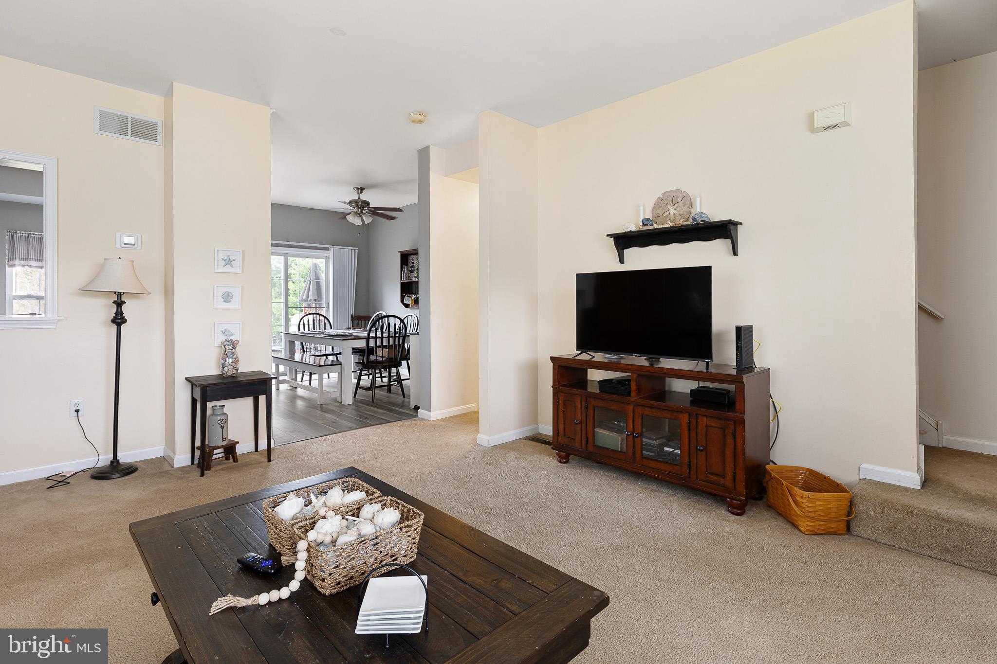 16 Highland Circle Newark, DE 19713 - Photo 8 of 20 a living room with furniture and a flat screen tv