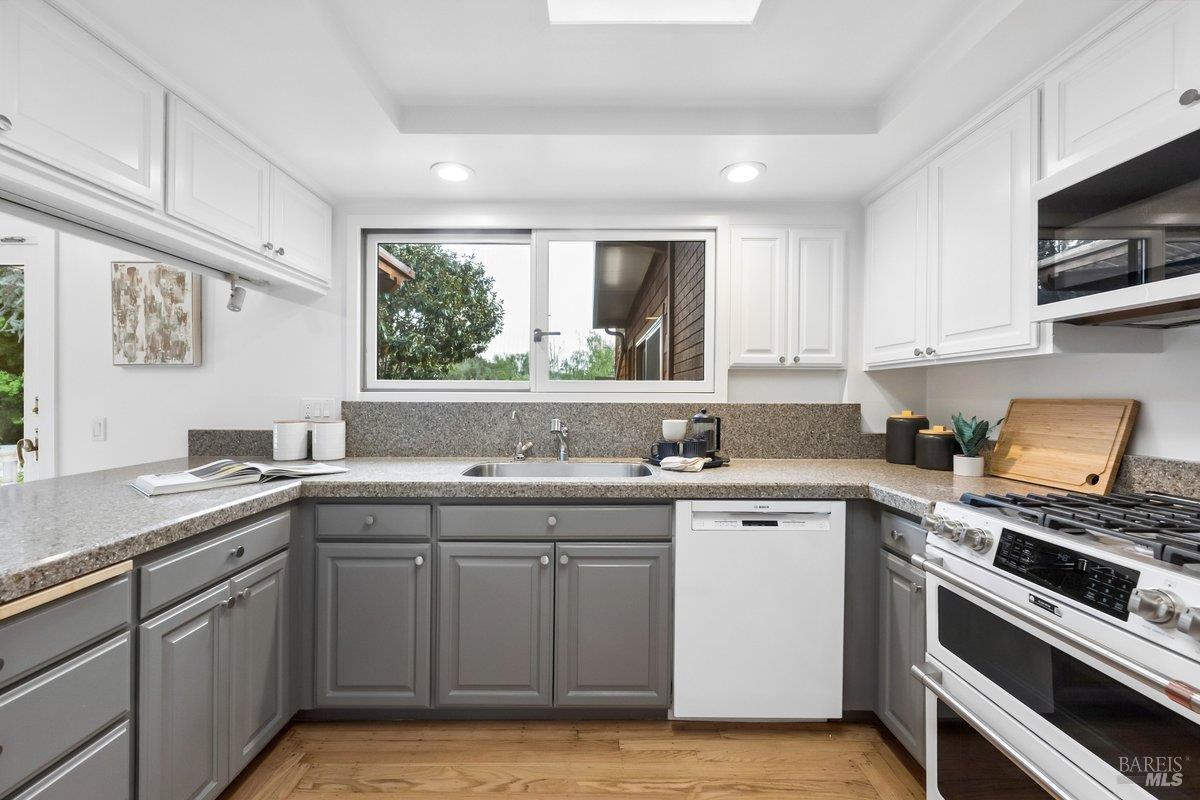 42 Underhill Road Mill Valley, CA 94941 - Photo 11 of 76
