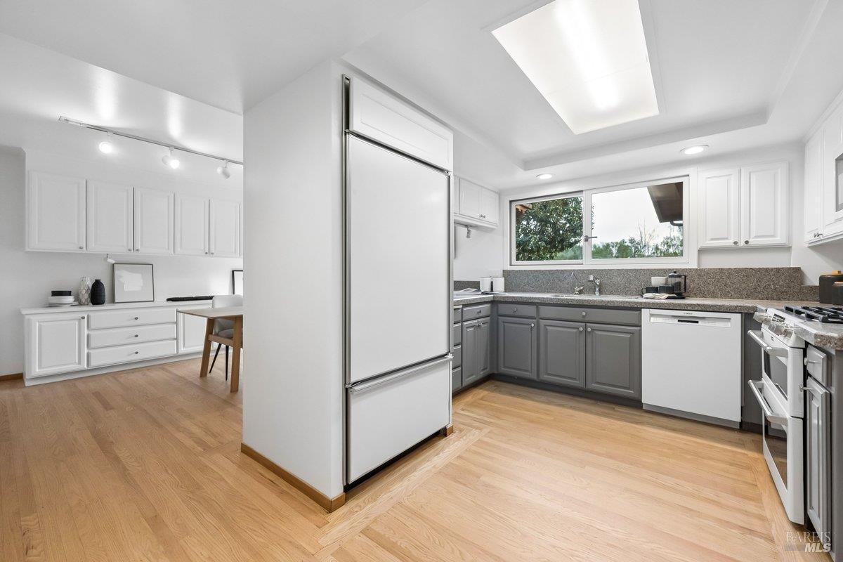 42 Underhill Road Mill Valley, CA 94941 - Photo 15 of 76