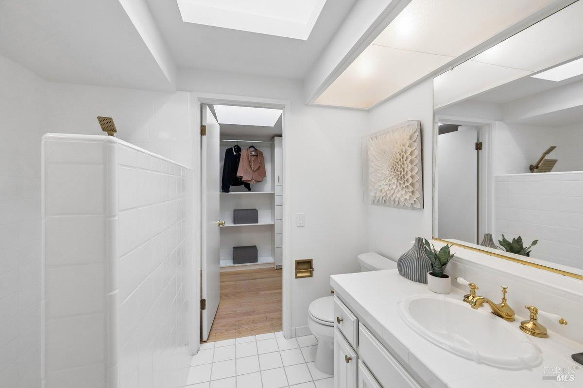 42 Underhill Road Mill Valley, CA 94941 - Photo 23 of 76 Primary bathroom