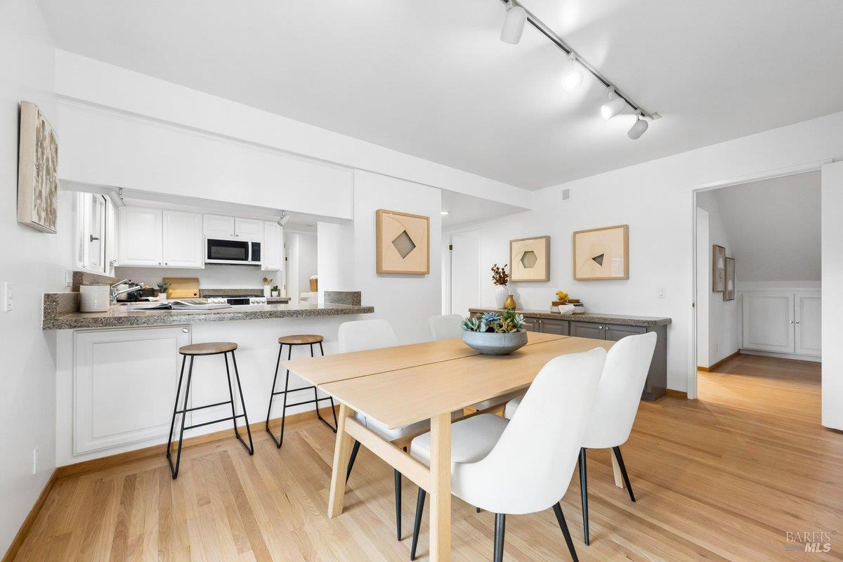 42 Underhill Road Mill Valley, CA 94941 - Photo 10 of 76