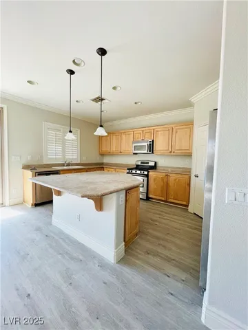 $2,995 | 33 Tall Ruff Drive, Las Vegas, NV 89148