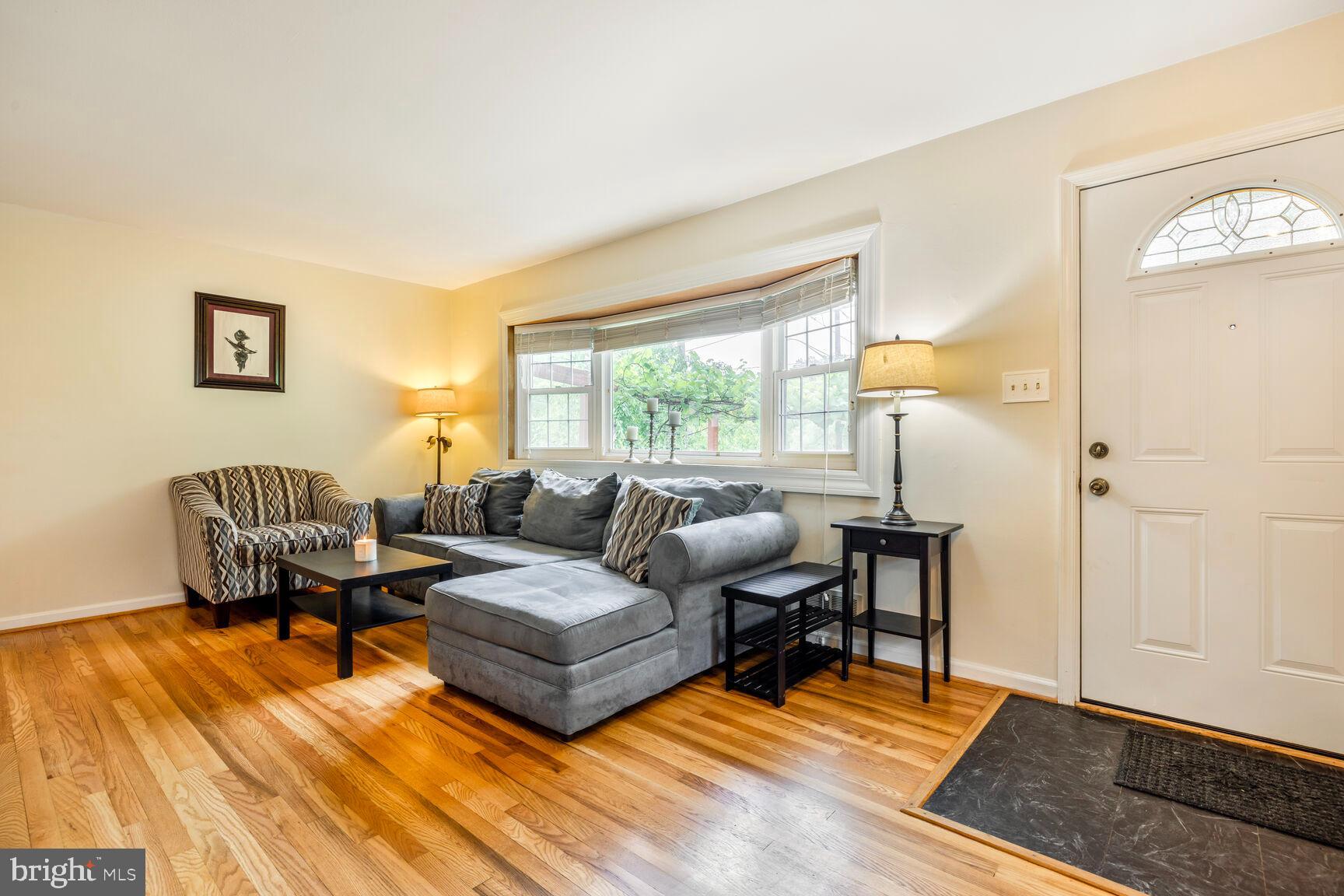 1024 Gilbert Road Rockville, MD 20851 - Photo 4 of 19 Gallery Image 4