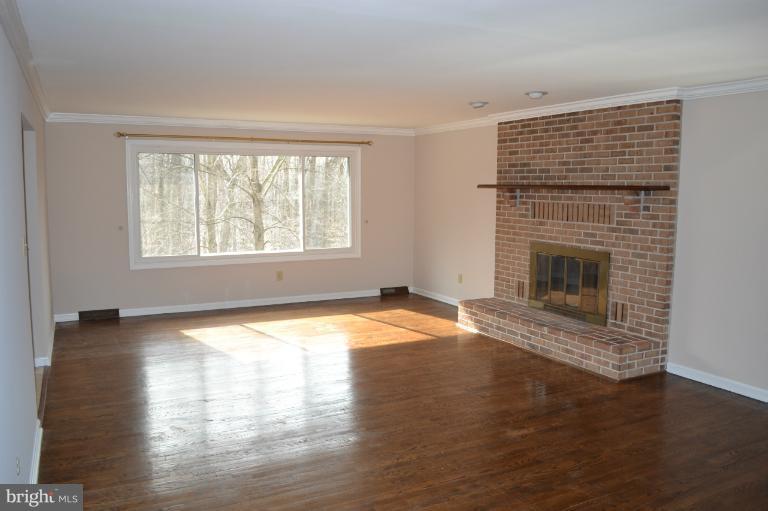 3612 Golden Eagle Road Phoenix, MD 21131 - Photo 1 of 19 Living Room