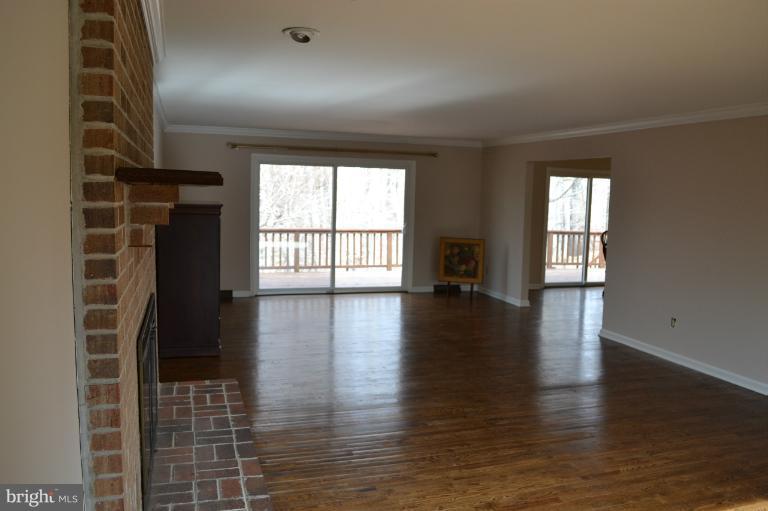 3612 Golden Eagle Road Phoenix, MD 21131 - Photo 7 of 19 Living Room