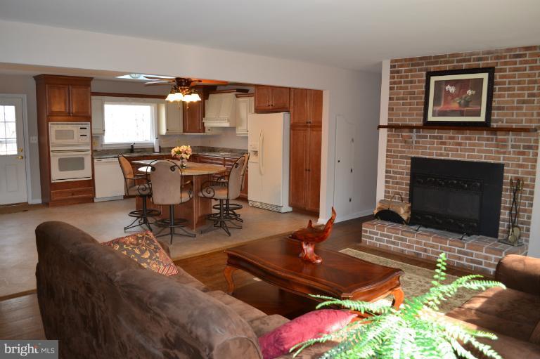 3612 Golden Eagle Road Phoenix, MD 21131 - Photo 9 of 19 Family Room