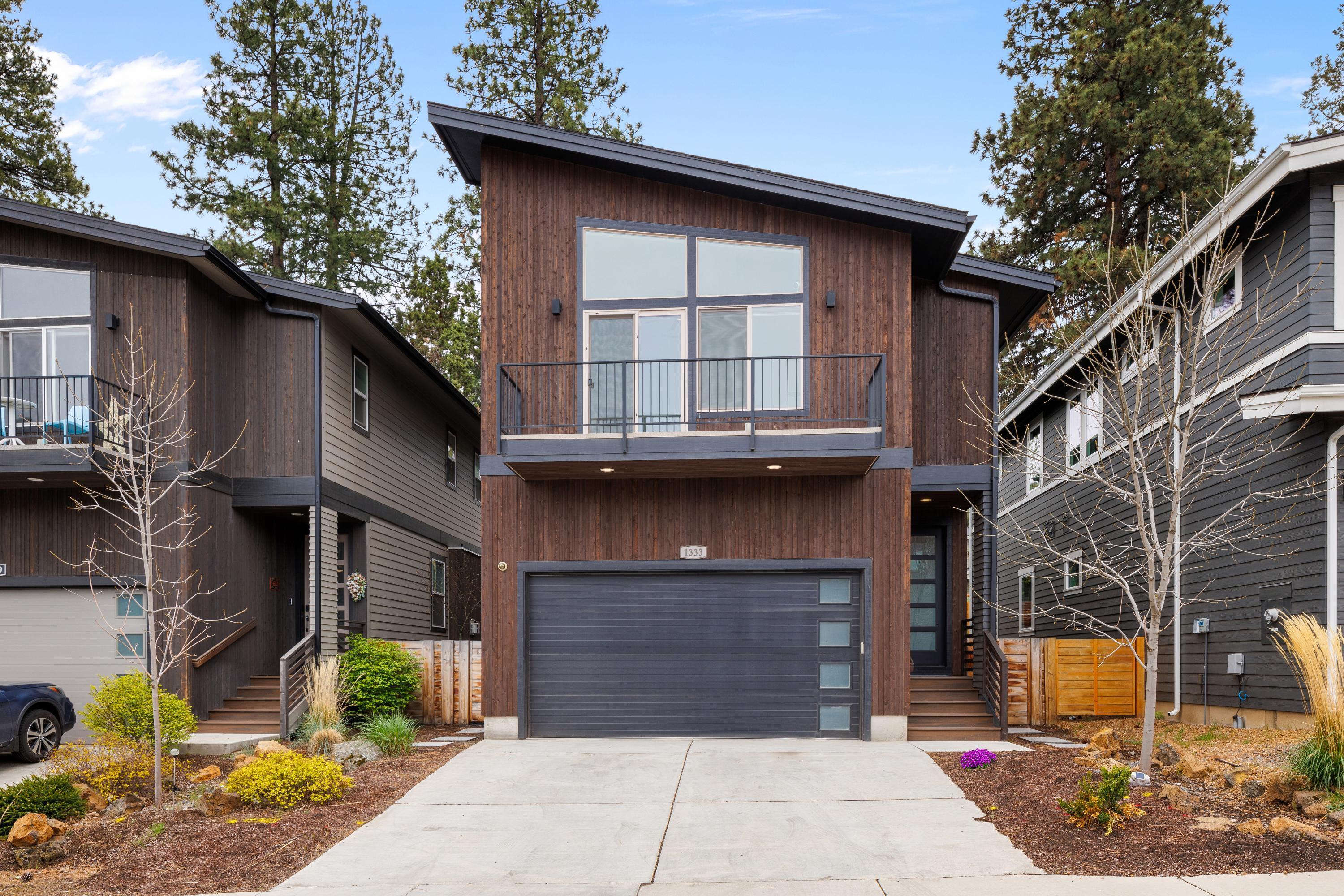 1333 Southwest Boardwalk Lane Bend, OR 97702 - Photo 2 of 46 Front
