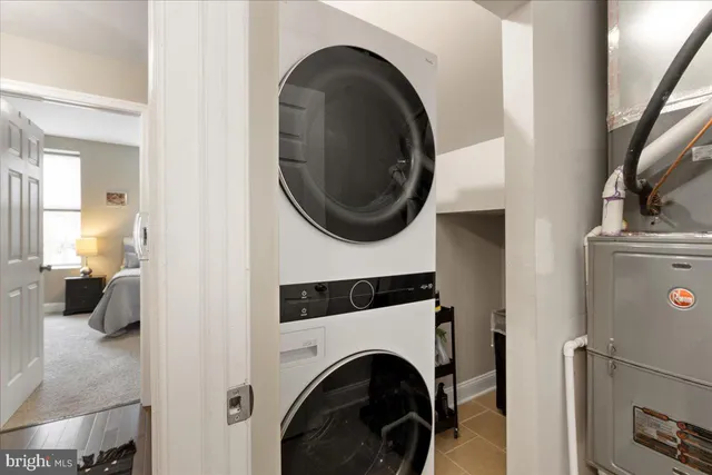 a view of living room washer and dryer