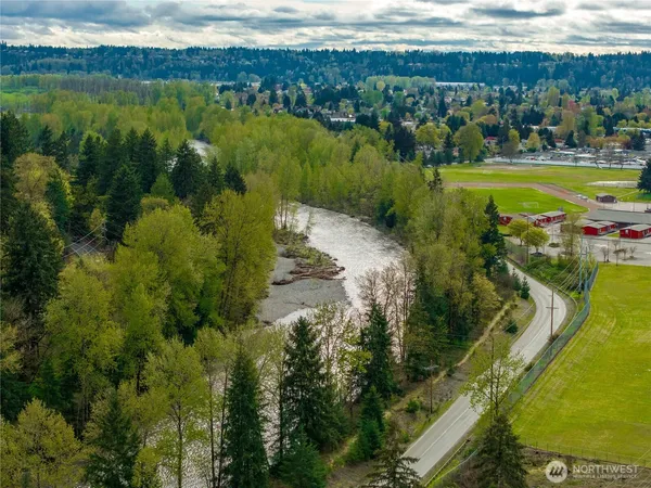 $300,000 | 1101 37th Street Southeast, Unit 301, Auburn, WA 98002