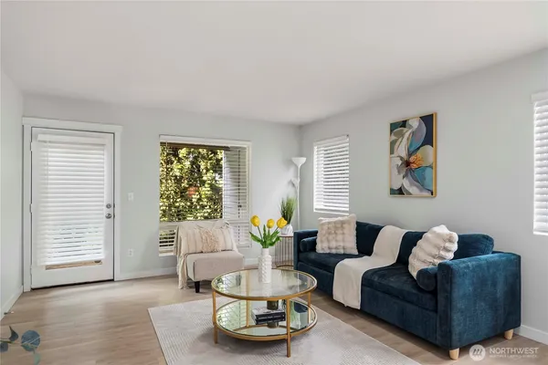 $300,000 | 1101 37th Street Southeast, Unit 301, Auburn, WA 98002