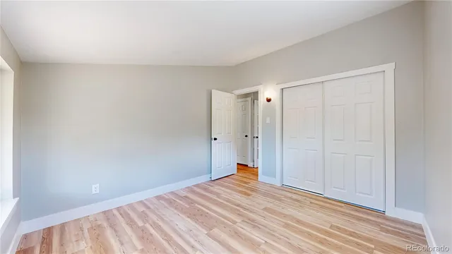 a bathroom with a bathtub and toilet
