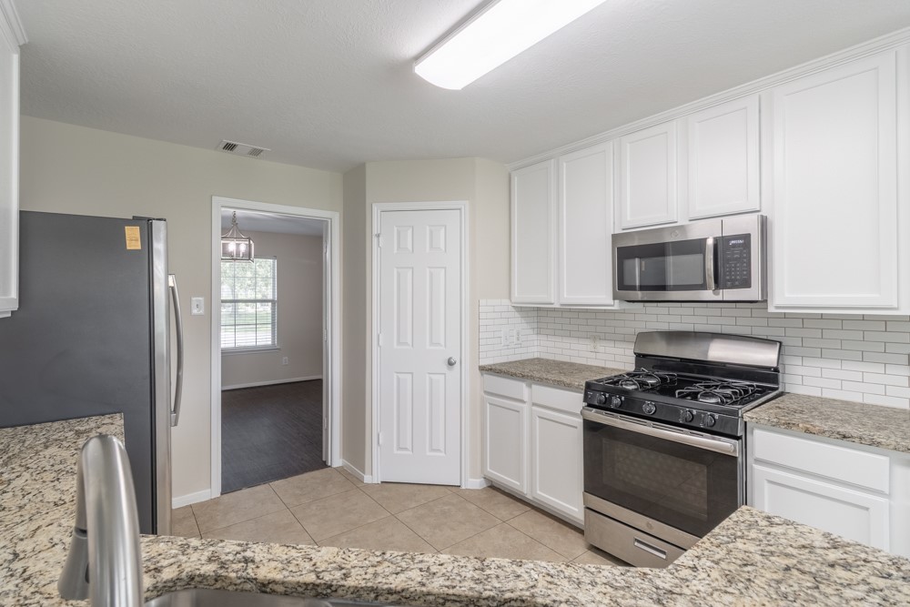 13619 Northpointe Ridge Lane Cypress, TX 77429 - Photo 12 of 38