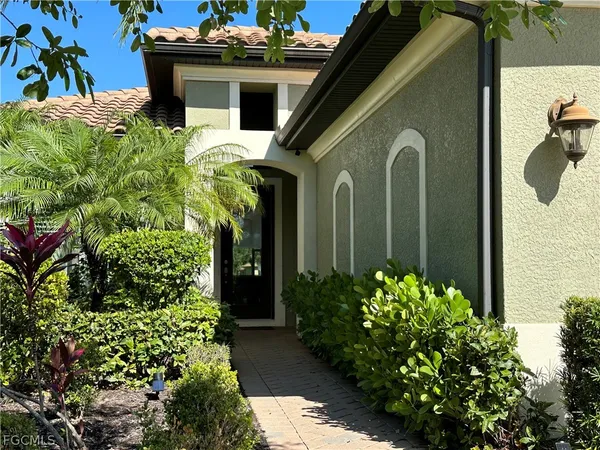 $3,100 | 12454 Kentwood Avenue, Fort Myers, FL 33913