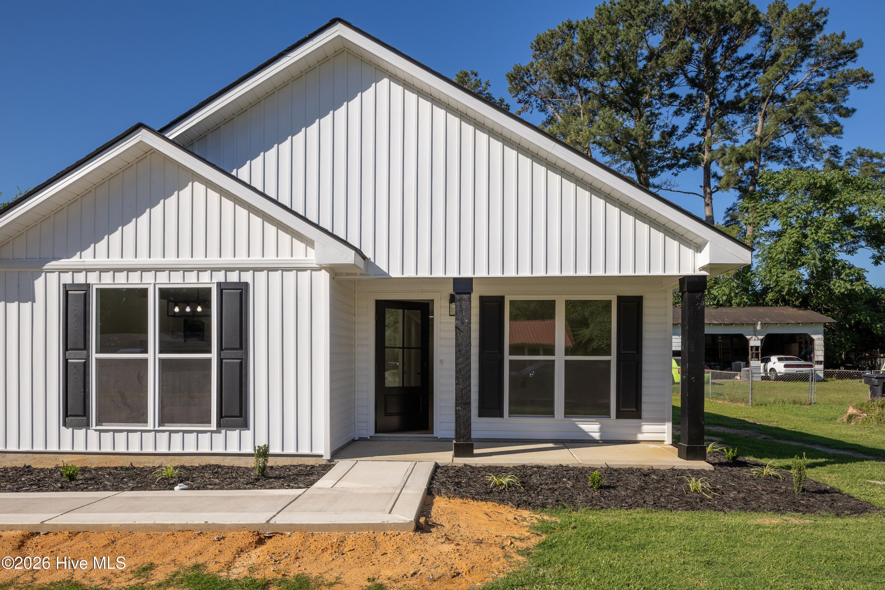 103 Harmon Street Clinton, NC 28328 - Photo 2 of 33
