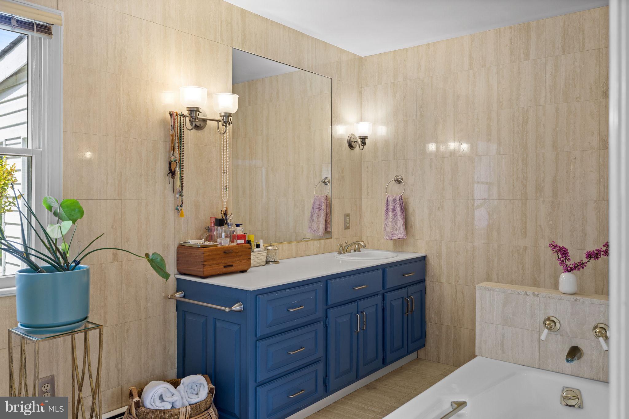 65 Covered Bridge Road New Hope, PA 18938 - Photo 12 of 117 First Fl Primary Bath