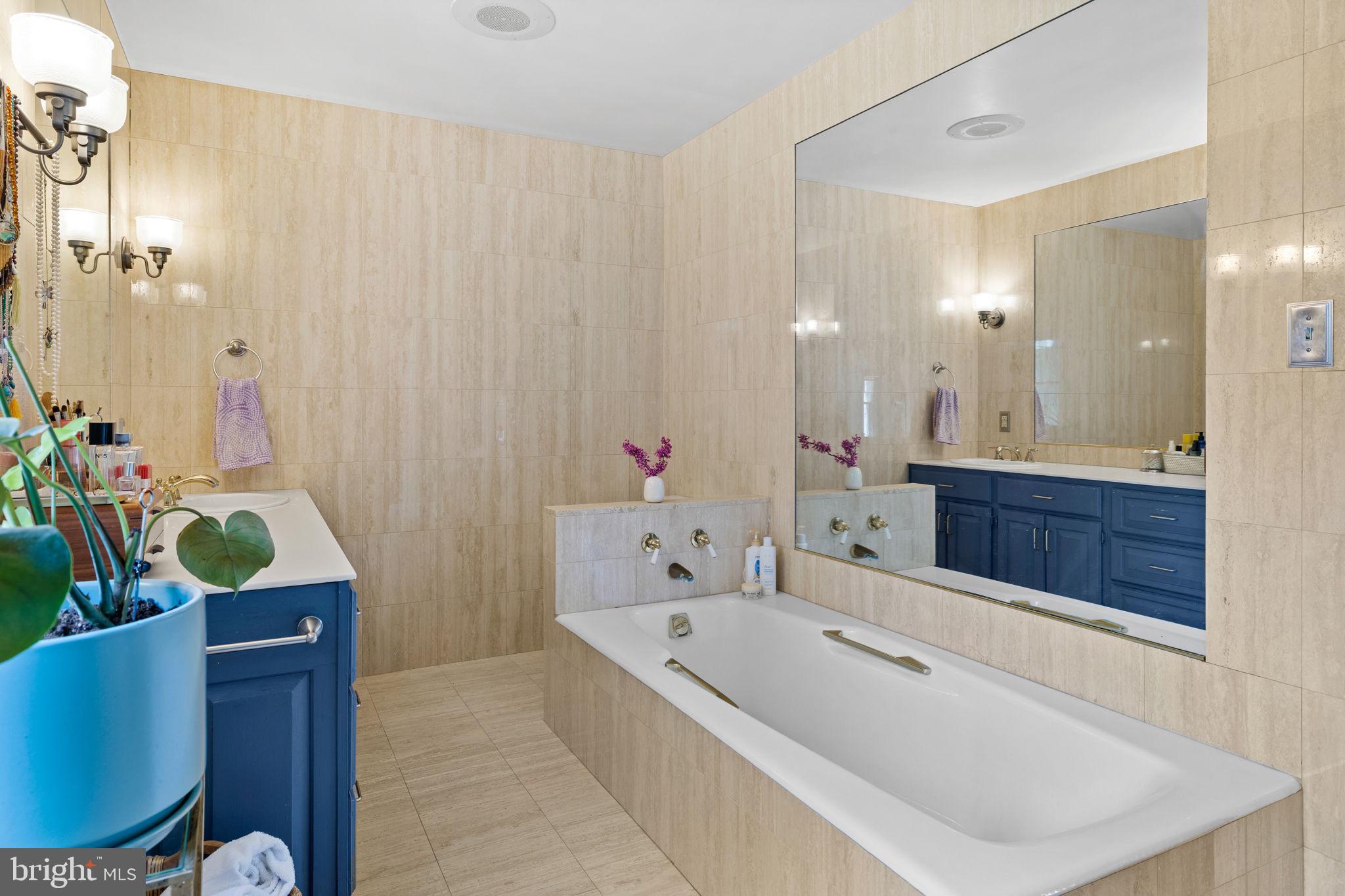 65 Covered Bridge Road New Hope, PA 18938 - Photo 14 of 117 First Fl Primary Bath