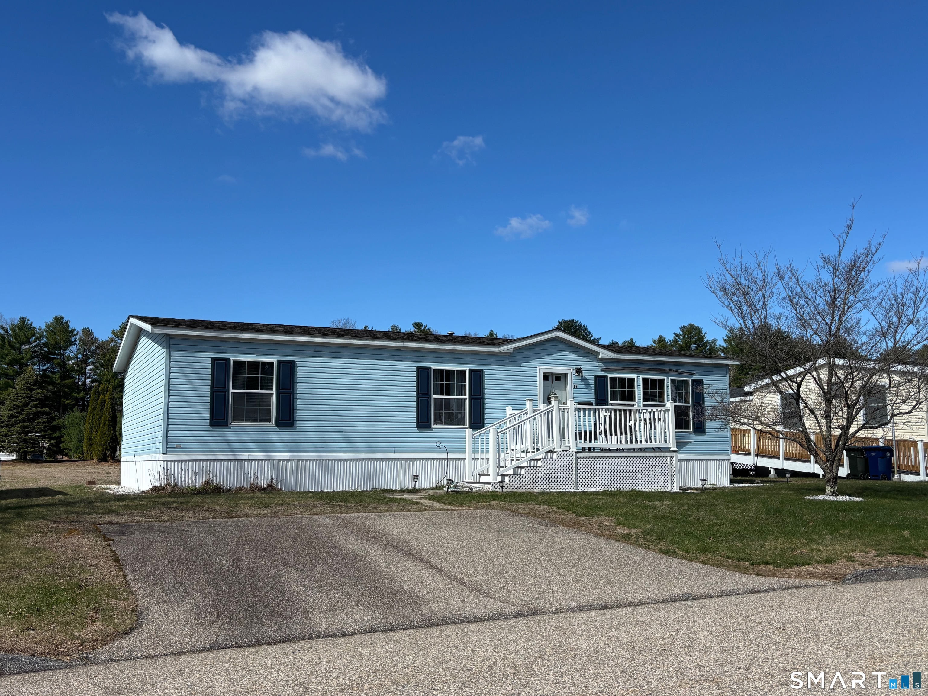 Extra wide parking area. Plenty of space