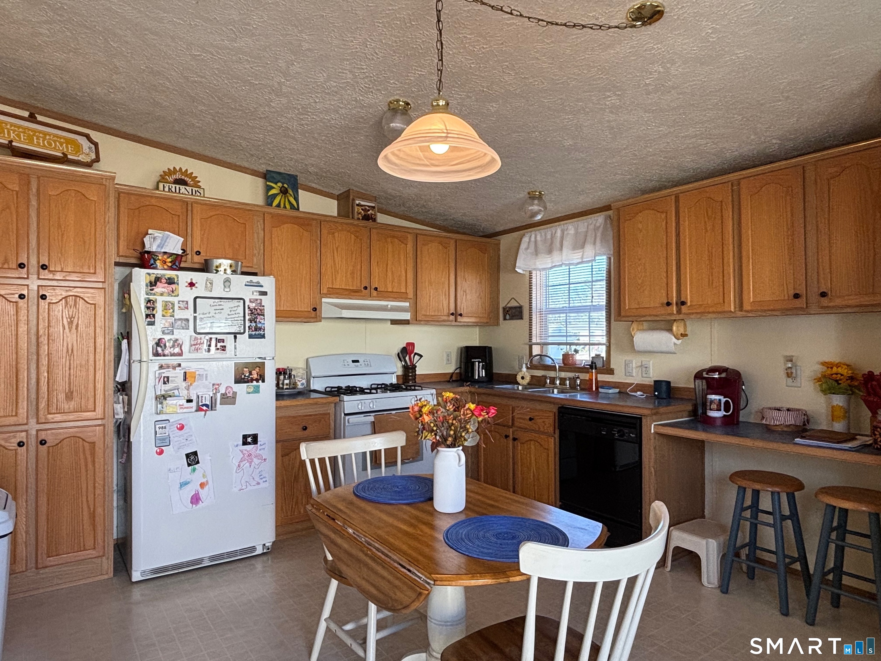 17 Haley Lane Windham, CT 06256 - Photo 12 of 40 Ample sized eat-in kitchen.