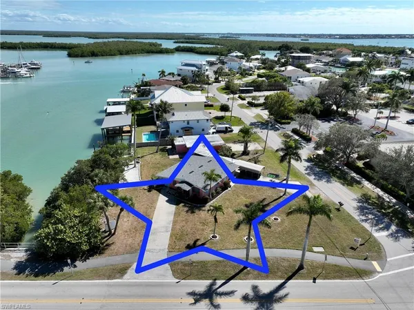 $1,595,000 | 101 East Pago Pago Drive, Naples, FL 34113