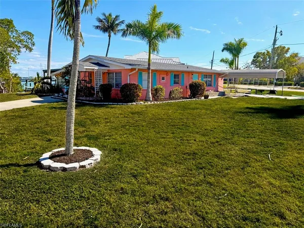 $1,595,000 | 101 East Pago Pago Drive, Naples, FL 34113