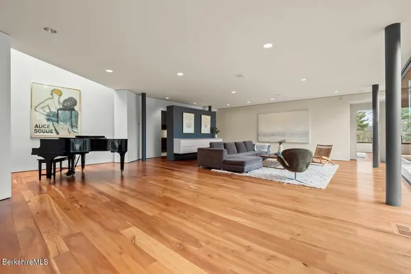 $6,475,000 | 250 Long Pond Road, Great Barrington, MA 01230