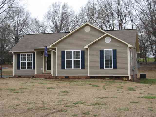 127 Joshua Road Woodruff, SC 29388 - Photo 2 of 19 Gallery Image 2