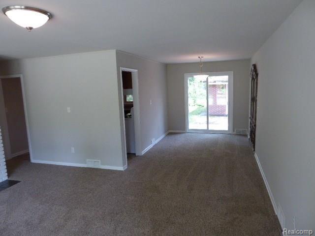 29460 Fall River Road Southfield, MI 48076 - Photo 4 of 19