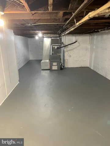 a view of a room with an empty space