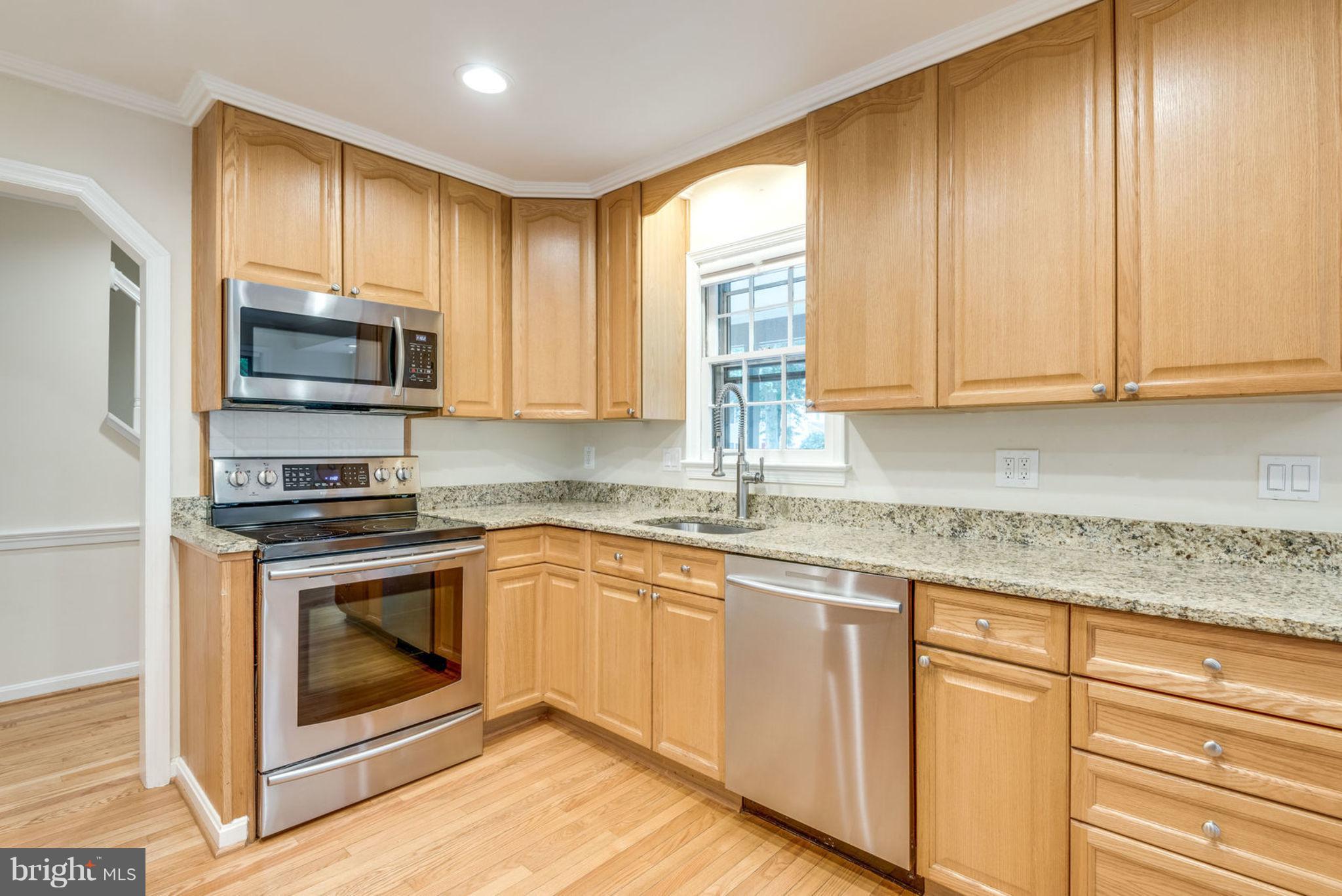 1635 Stowe Road Reston, VA 20194 - Photo 8 of 29 Kitchen w/ Front Porch View