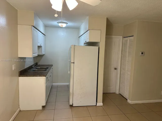 $1,350 | 214 Southeast 8th Street, Unit 5, Hallandale Beach, FL 33009