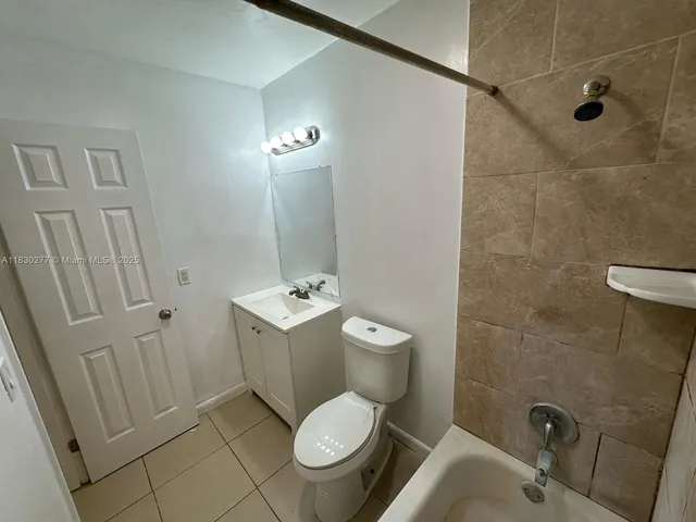 $1,350 | 214 Southeast 8th Street, Unit 5, Hallandale Beach, FL 33009