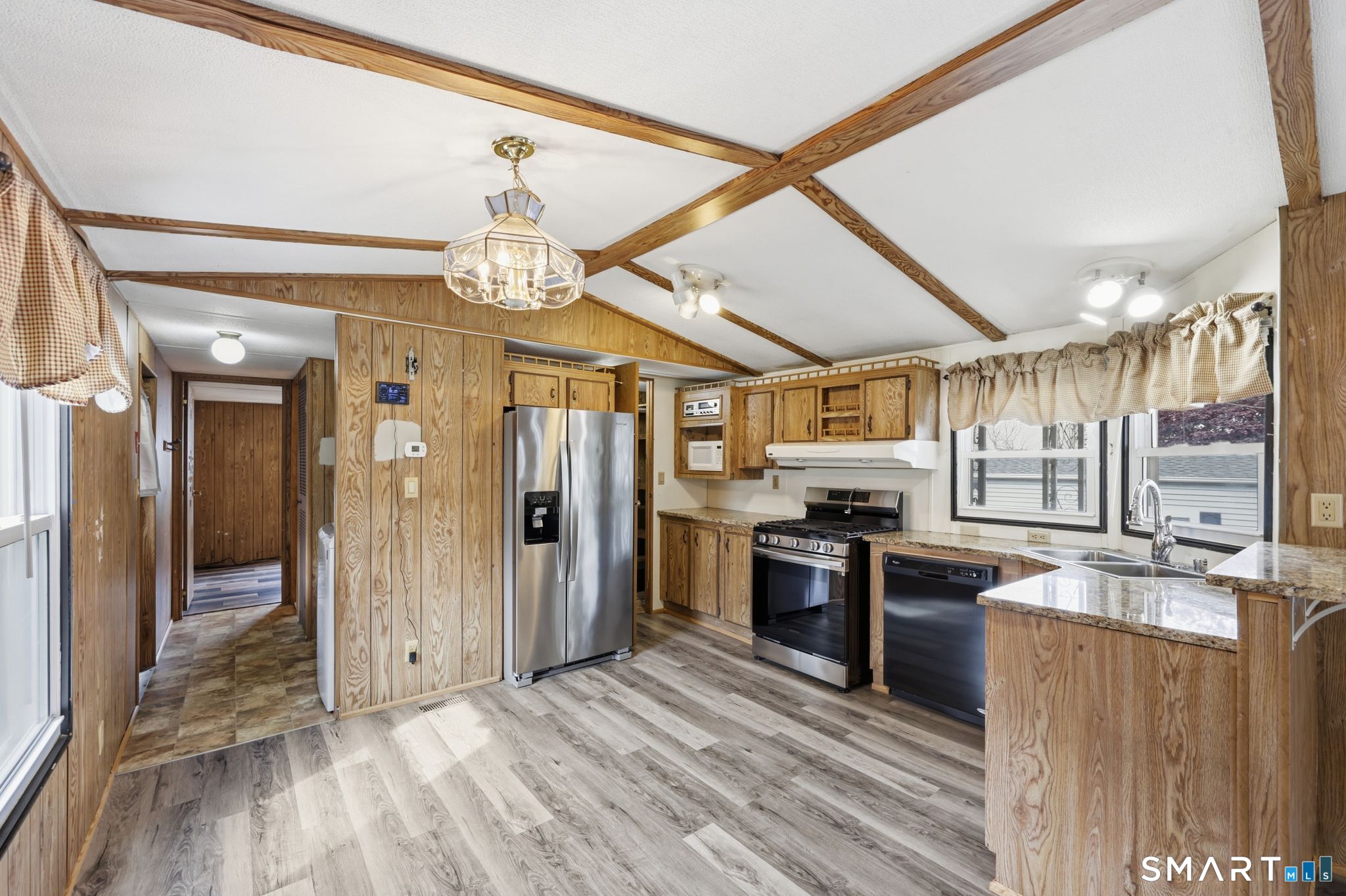 325 Kelly Road Vernon, CT 06066 - Photo 13 of 37