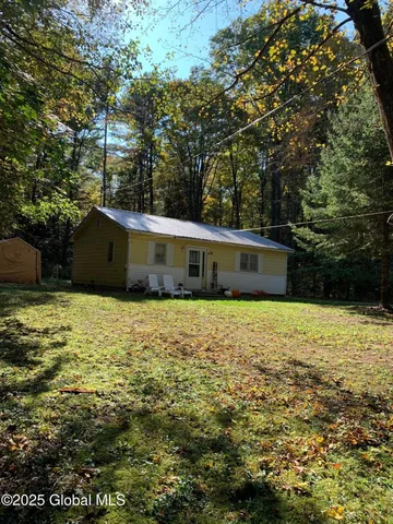 $499,900 | 326 Middle Road, Crown Point, NY 12928