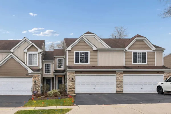 $329,900 | 179 Locksley Drive, Streamwood, IL 60107
