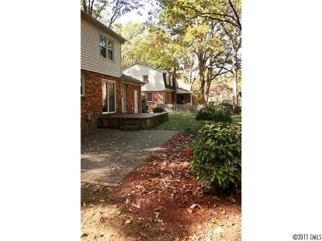 6033 Gate Post Road Charlotte, NC 28211 - Photo 14 of 16 Gallery Image 14