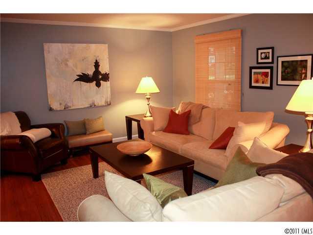 6033 Gate Post Road Charlotte, NC 28211 - Photo 3 of 16 Gallery Image 3