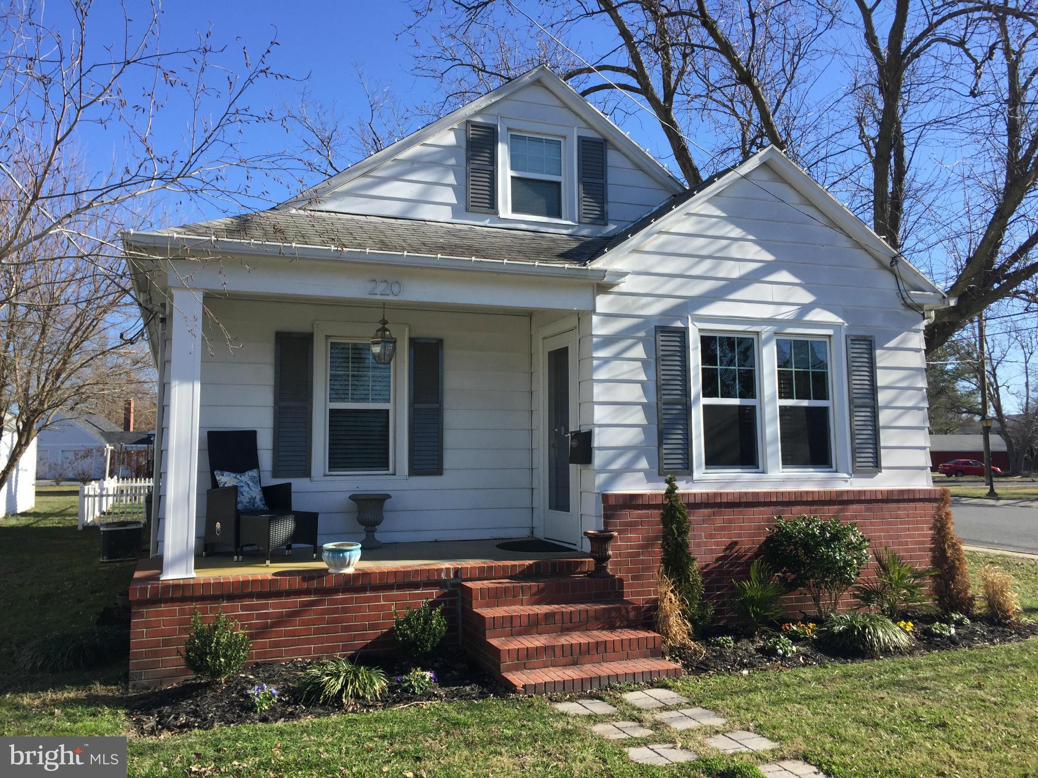 220 Killarney Road Cambridge, MD 21613 - Photo 1 of 17 Exterior (Front)