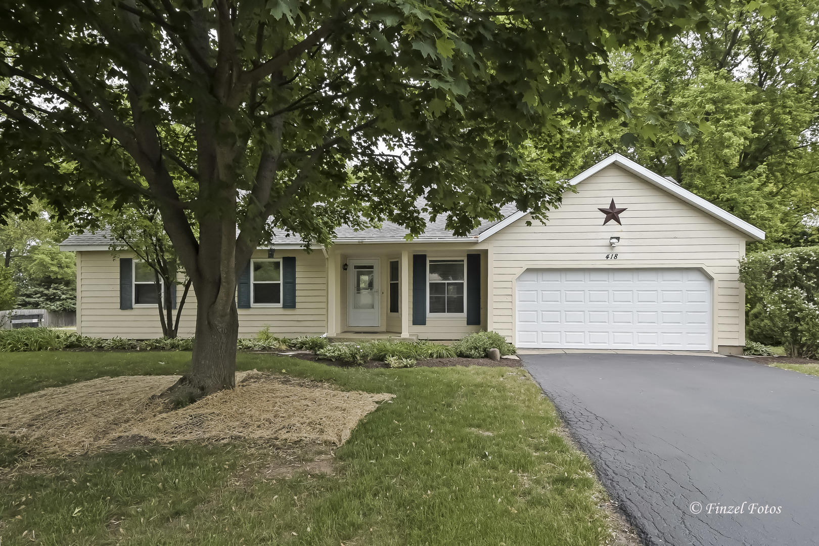 418 Kent Road McHenry, IL 60051 - Photo 1 of 17