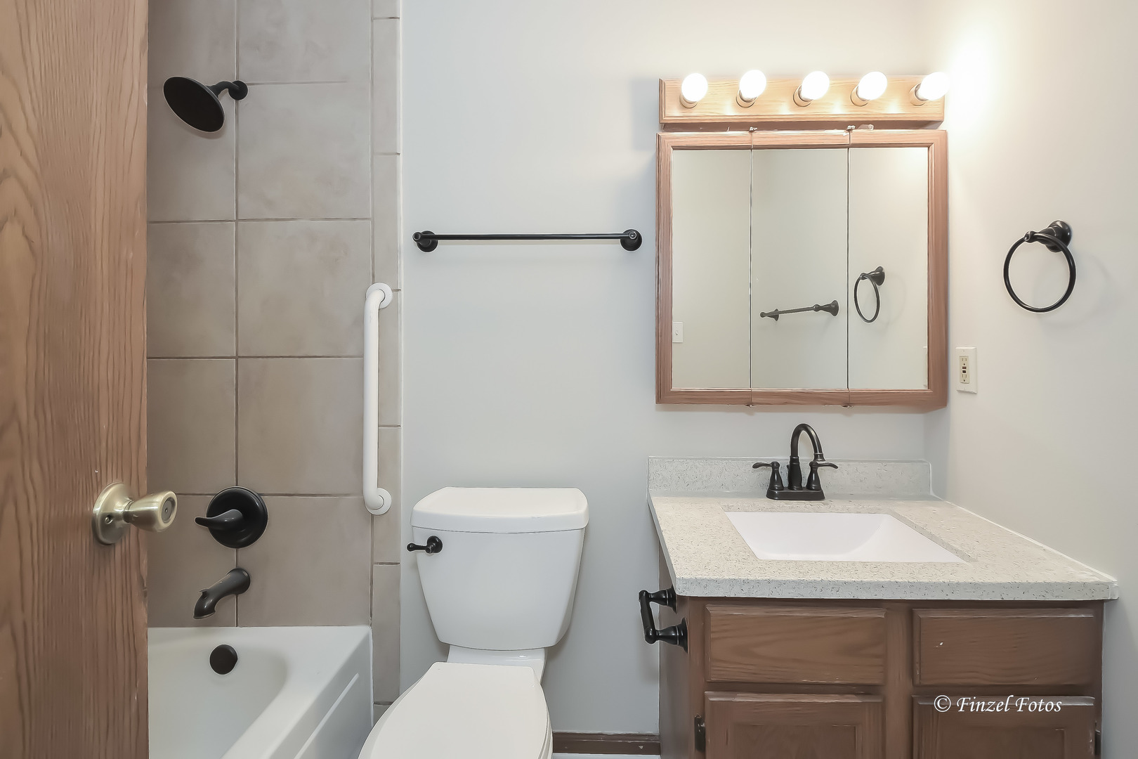 418 Kent Road McHenry, IL 60051 - Photo 12 of 17