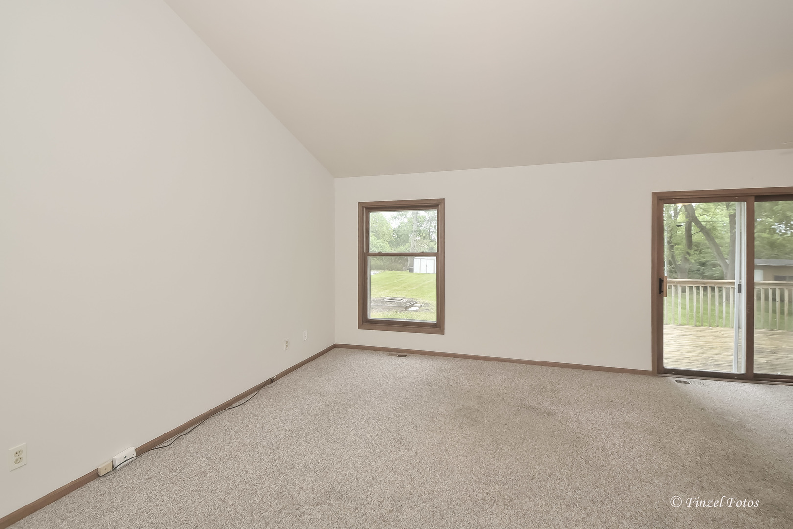 418 Kent Road McHenry, IL 60051 - Photo 4 of 17