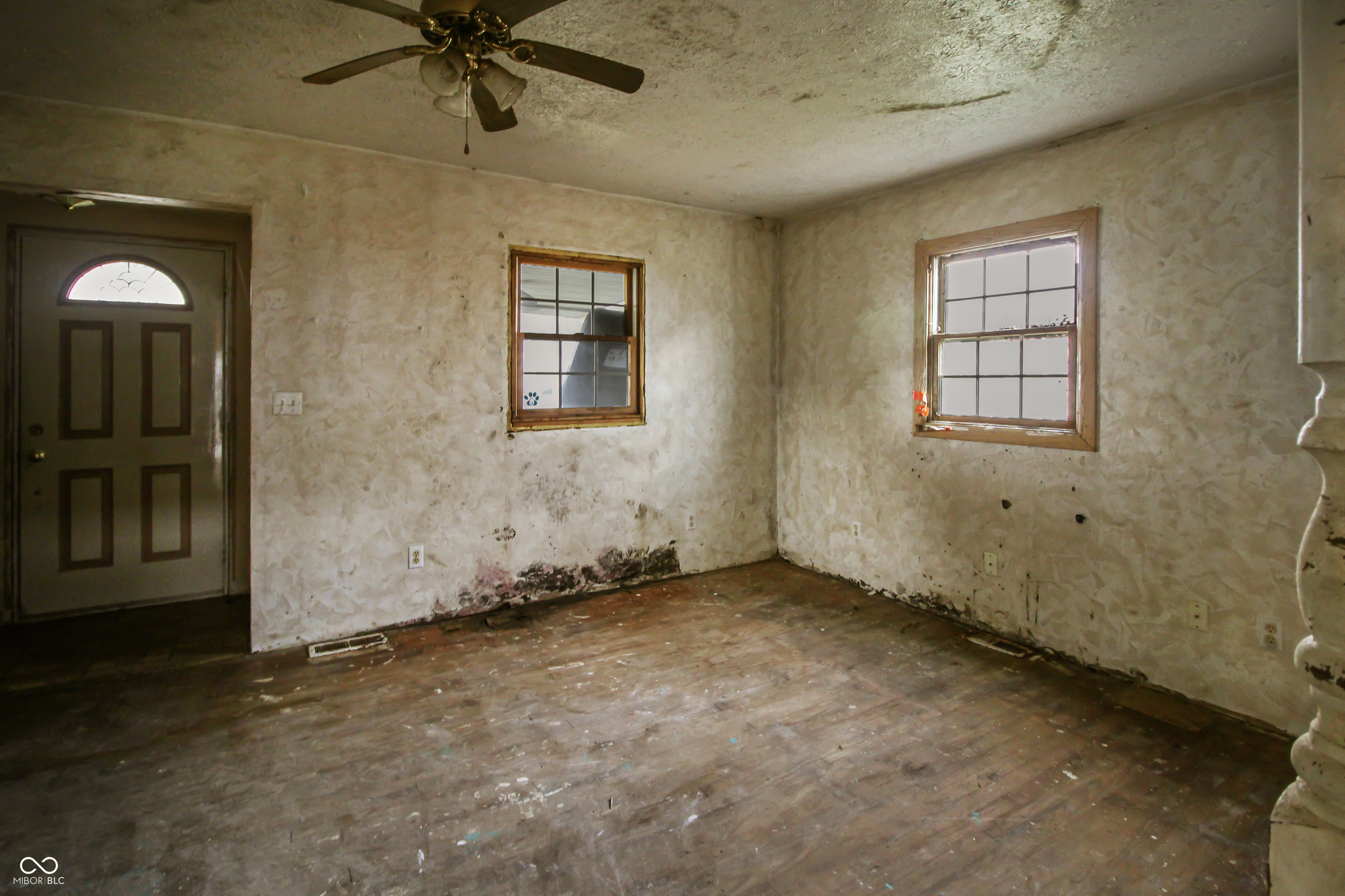 415 South Poplar Street Brownstown, IN 47220 - Photo 2 of 8