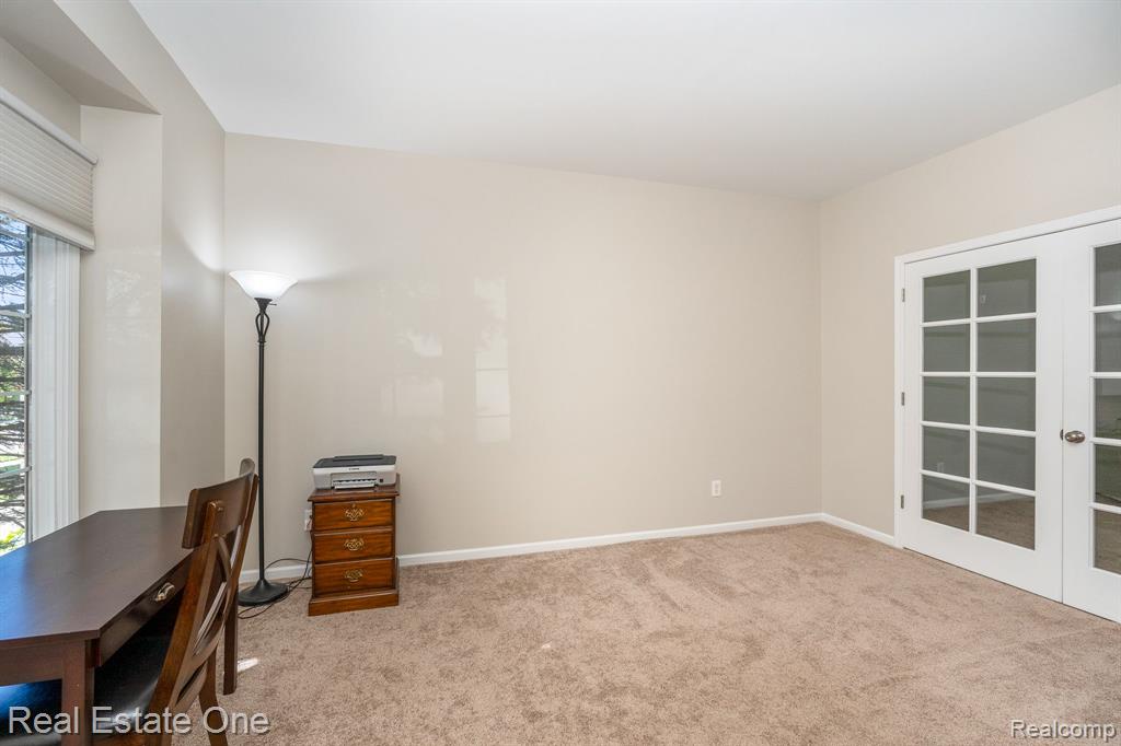 1143 Waycroft Lane Rochester, MI 48307 - Photo 10 of 54