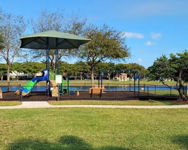 $319,900 | 22441 Southwest 88th Place, Unit 2015, Cutler Bay, FL 33190